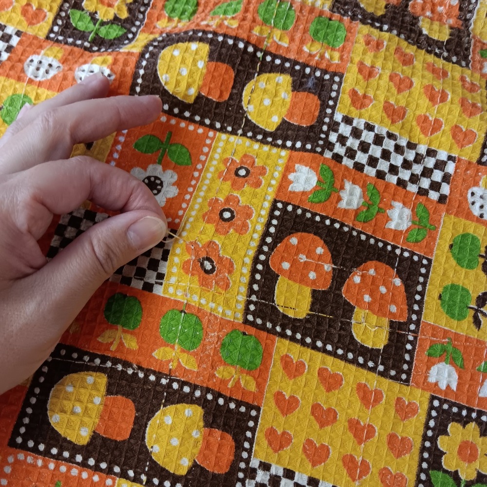 VTG Waffle Weave Laundry Bag Mushroom Apple Floral Drawstring Orange Retro 70s - Picture 5 of 9